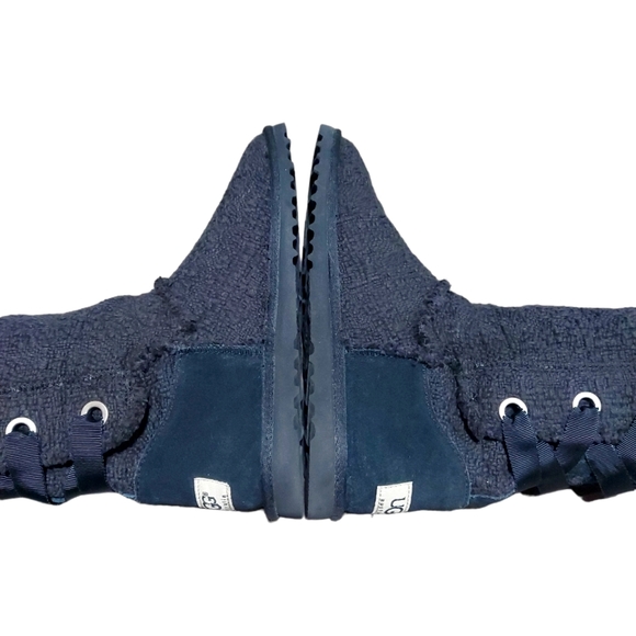 UGG Women's Heirloom Lace-up Boots Size 5 "Like New" - Picture 7 of 10